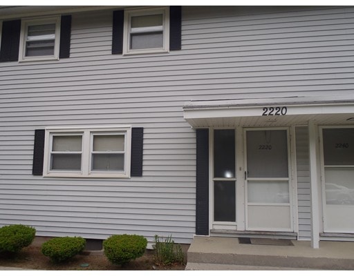 2220 Pendleton Ave unit 2220, Chicopee, MA 01022 - photo 1