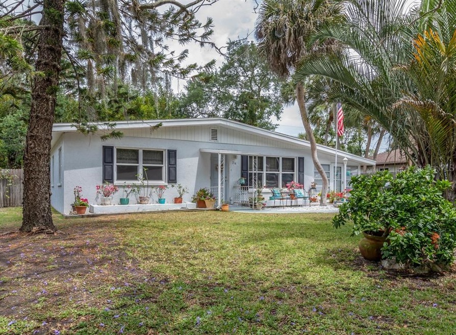 Charming mid-century home in South Venice.