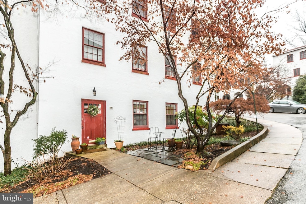 230 Stony Run Ln unit 4G, Baltimore, MD 21210 - photo 1