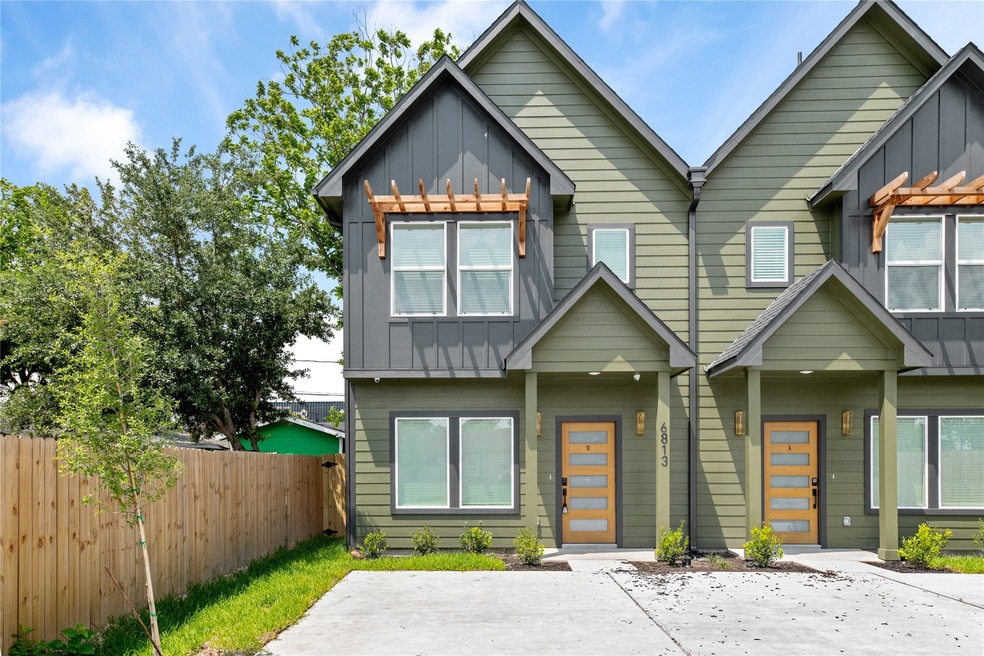6813 Parkhurst Dr unit B, Houston, TX 77028 - photo 1