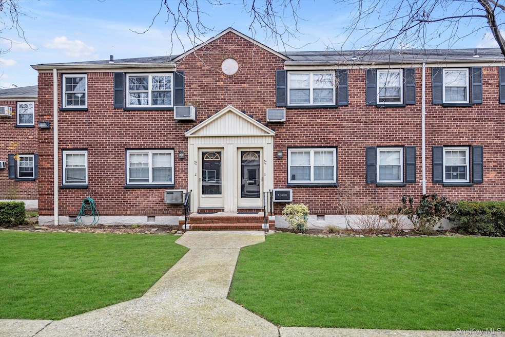 45-69 Bell Blvd unit B, Bayside, NY 11361 - photo 1