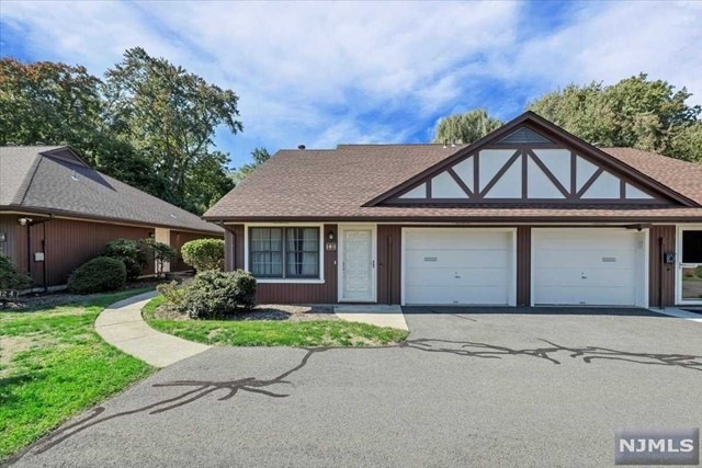 14-1 Tamaron Dr, Waldwick, NJ 07463 - photo 1