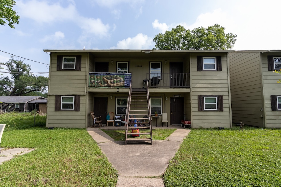 13709 Duncum St unit 4, Houston, TX 77015 - photo 1