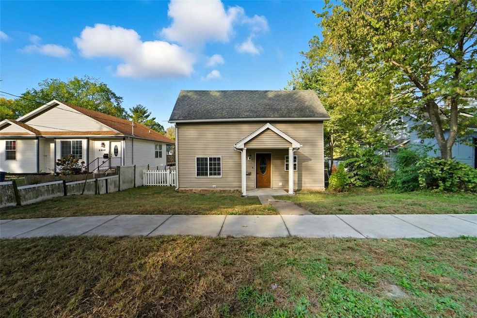 3832 15th St, Des Moines, IA 50313 - photo 1