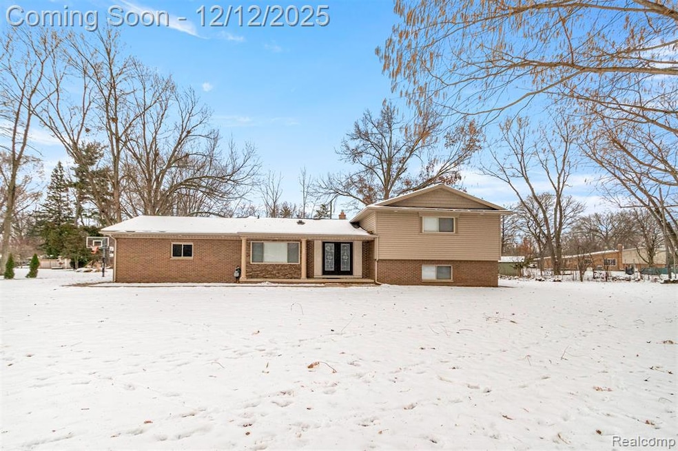 41925 South Dr, Canton, MI 48188 - photo 1
