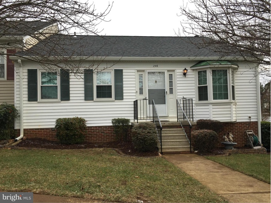 246 Fairfield Dr, Warrenton, VA 20186 - photo 1