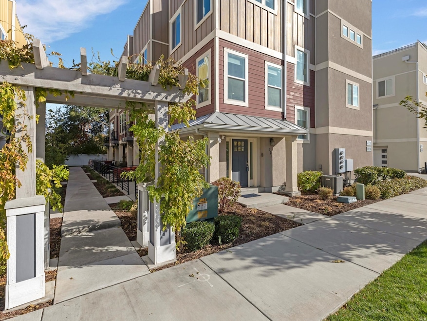 For Sale $600,000 • Co-Listing Agent