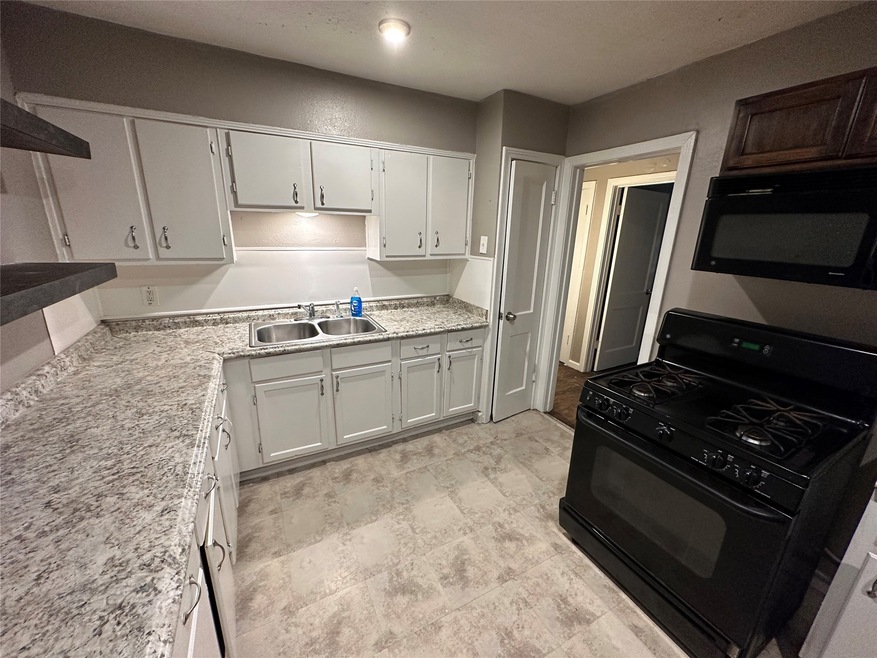 6117 Cavanaugh St, Houston, TX 77021 - photo 1