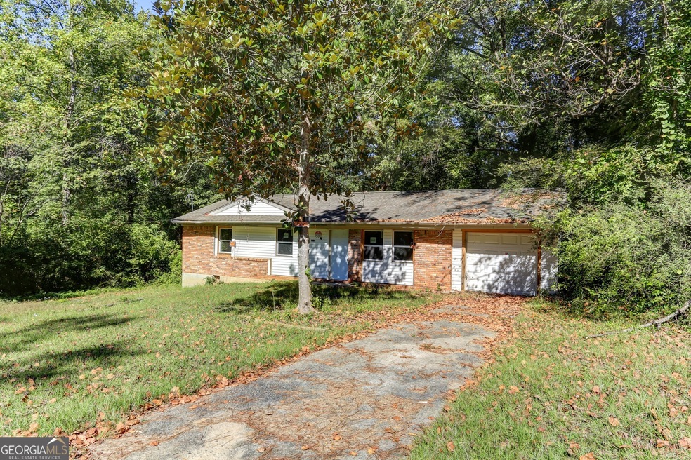 Investor Special On A Desirable Lot!