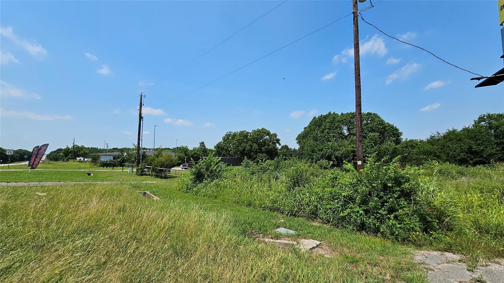 3400 State 121, Bonham, TX 75418 - photo 1