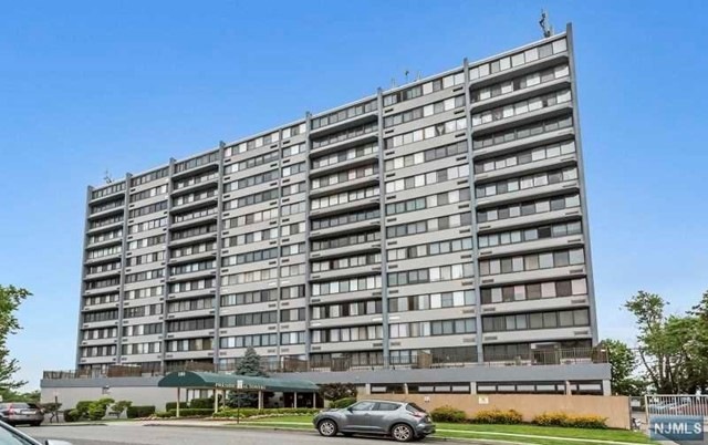 170-202 Lafayette Ave unit 1E, Passaic, NJ 07055 - photo 1