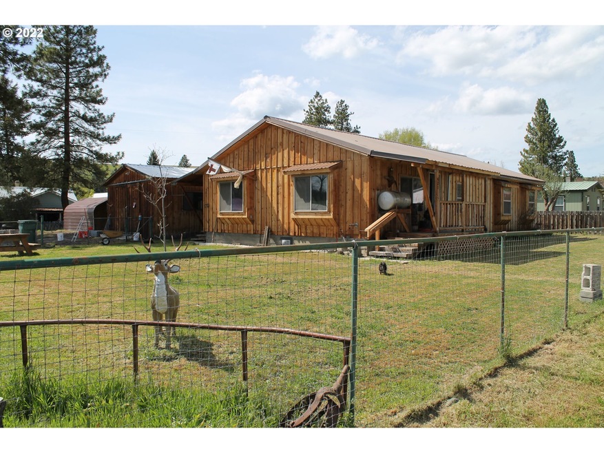 421 N McHaley St, Prairie City, OR 97869 - photo 1