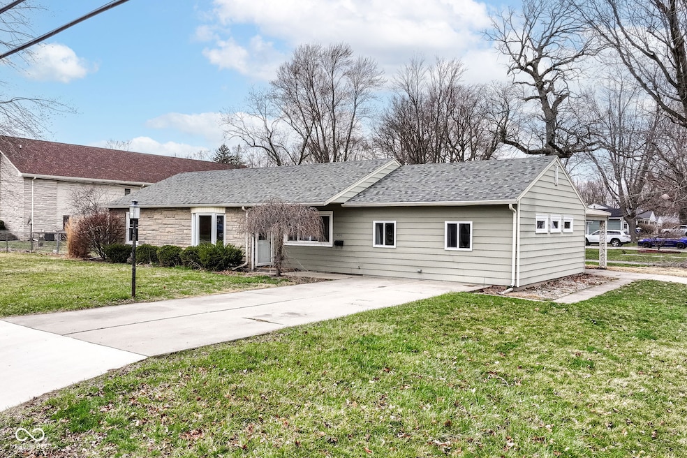 Welcome home!  1400 W Cowing Drive, Muncie