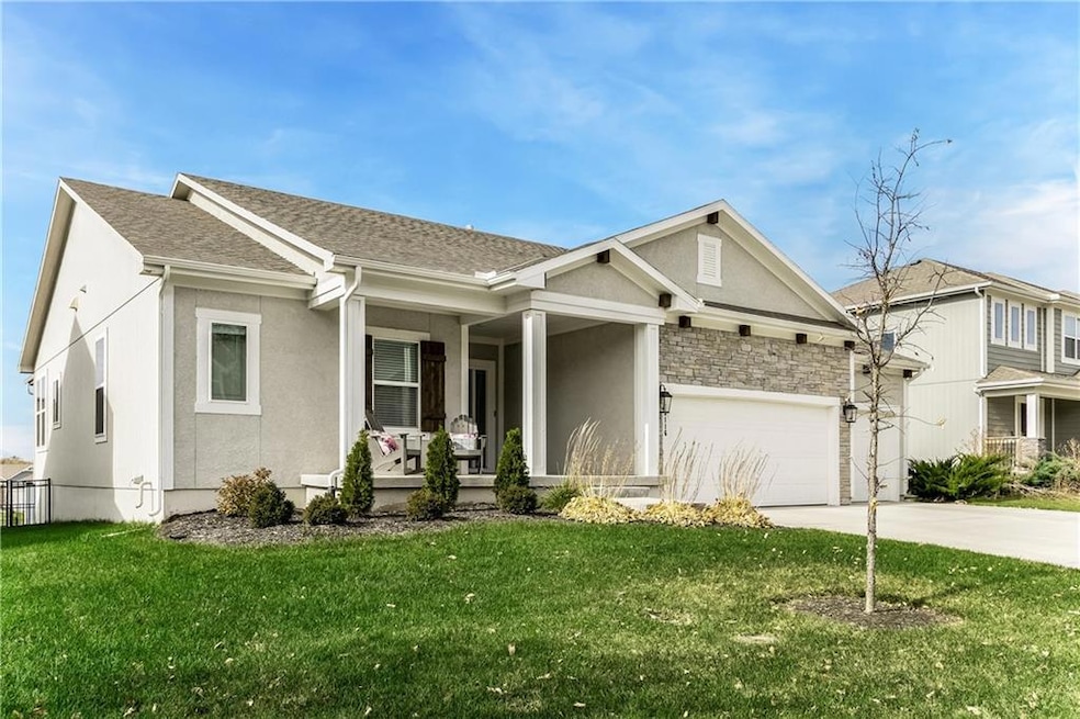 3116 SW Arbortree Dr, Lees Summit, MO 64082 - photo 1