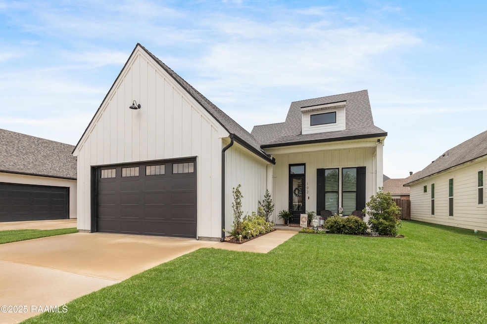 102 Tracewood Bend