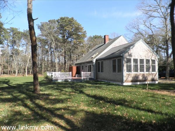 Exterior yard and deck area