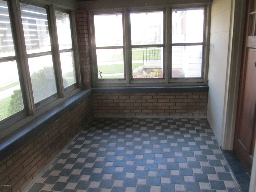 2024 Duiker Ave NE, Grand Rapids, MI 49505 - photo 1