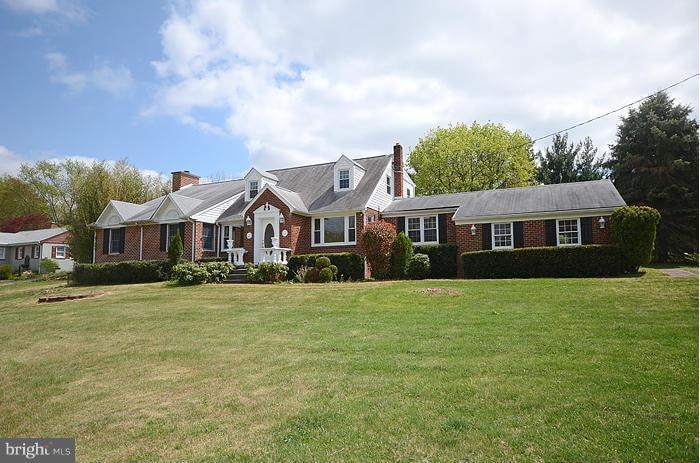 1111 Greenway Rd, Cockeysville, MD 21030 - photo 1