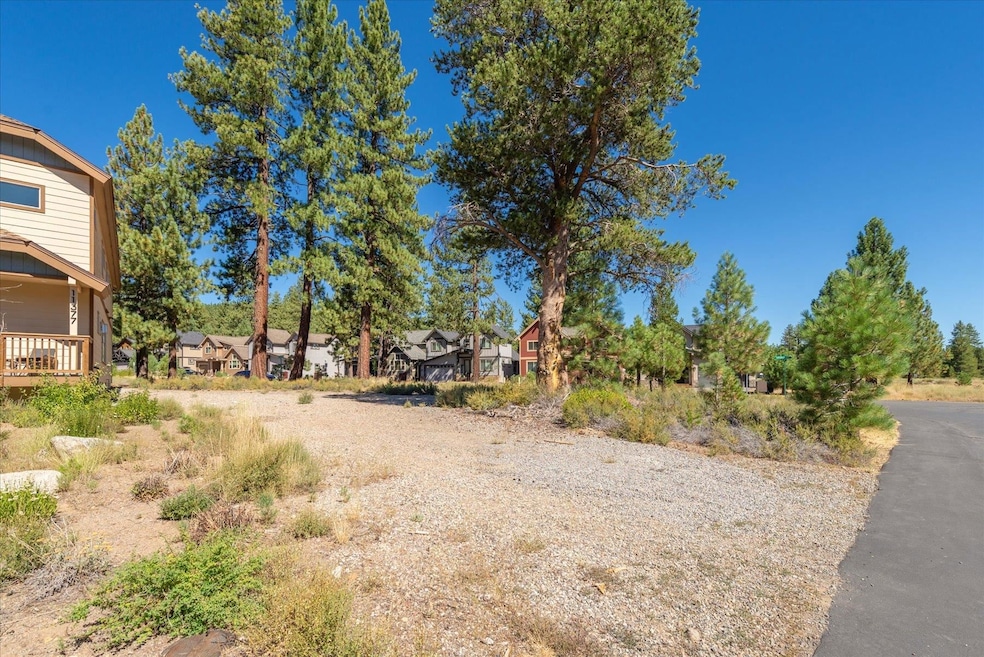 11381 Wolverine Cir, Truckee, CA 96161 - photo 1