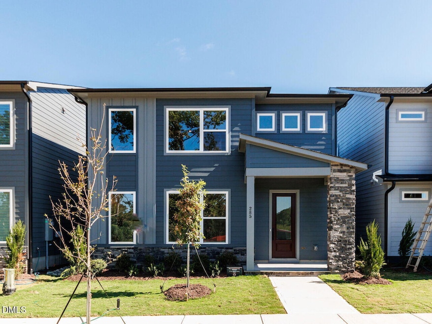 Pending $589,900 • Co-Listing Agent