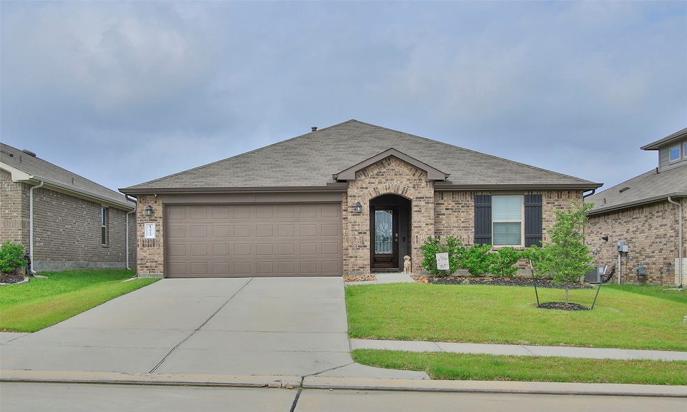 13923 Leigh Lake Ln, Shenandoah, TX 77384 - photo 1