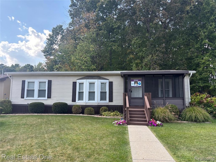 2 Emerald Cir, Whitmore Lake, MI 48189 - photo 1