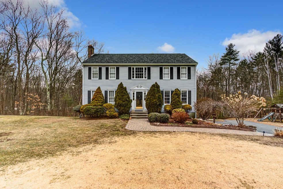 11 Appaloosa Cir, Hopkinton, MA 01748 - photo 1