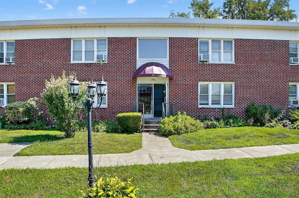 17 Winchester Ave unit 1B, Yonkers, NY 10710 - photo 1