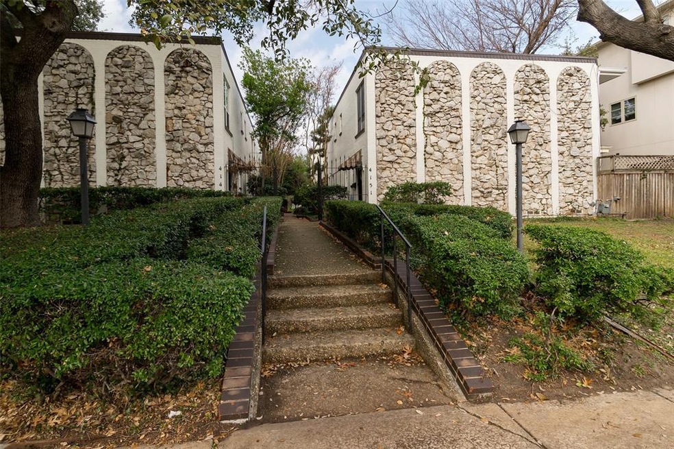 Boutique Oak Lawn community is active and self man