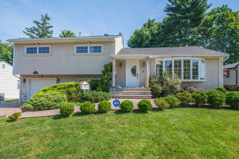 116 Rolling Hills Rd, Clifton, NJ 07013 - photo 1