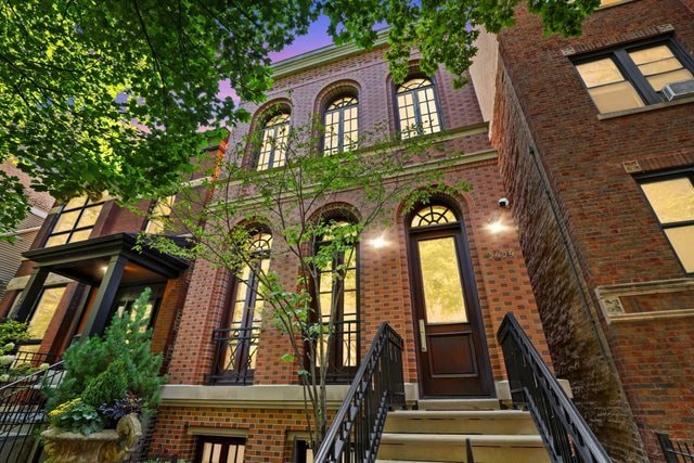 3454 N Marshfield Ave, Chicago, IL 60657 - photo 1