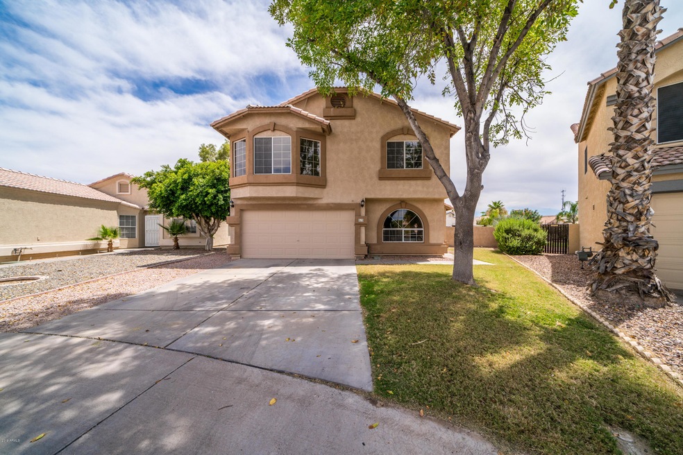 Welcome to 819 E Glenmere Dr!