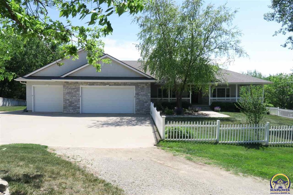 4900 SW Fairlawn Rd, Topeka, KS 66610 - photo 1