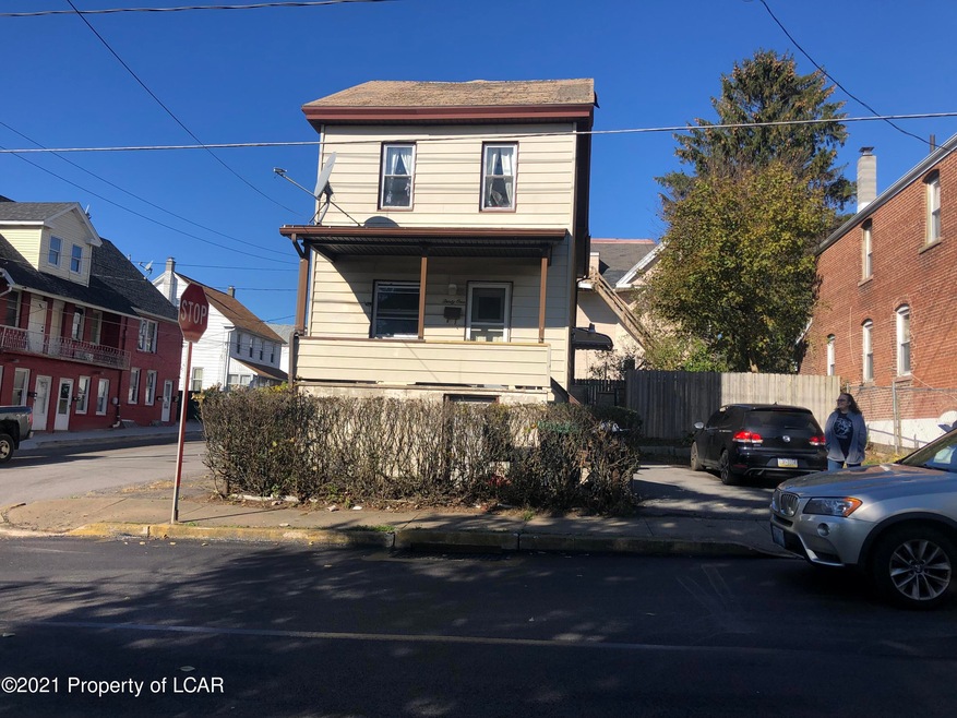 31 W clay Ave