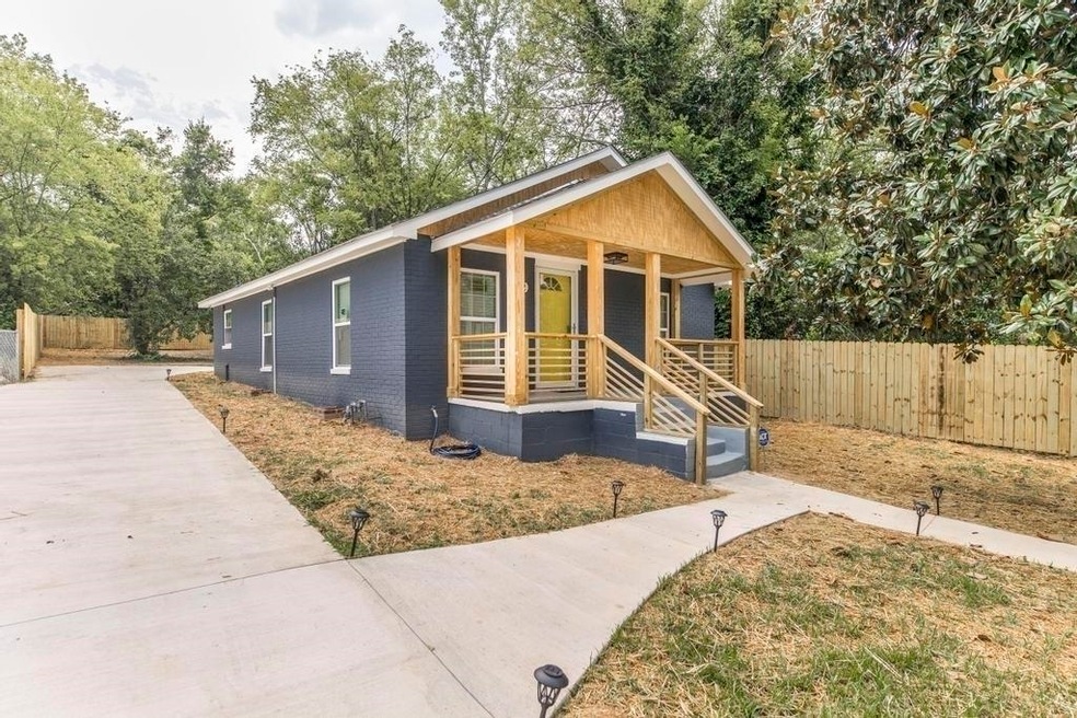 372 Edwards Ave, Macon, GA 31204 - photo 1