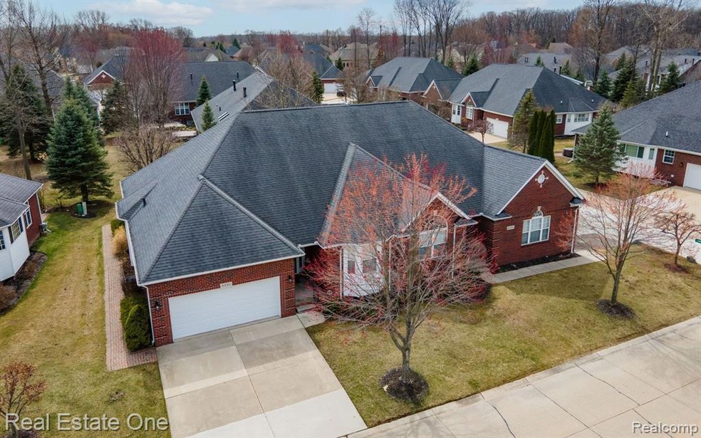 BEAUTIFUL DUPLEX STYLE RANCH CONDO