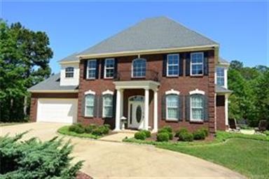 3,192 SF Country Estate in the desirable Redland A