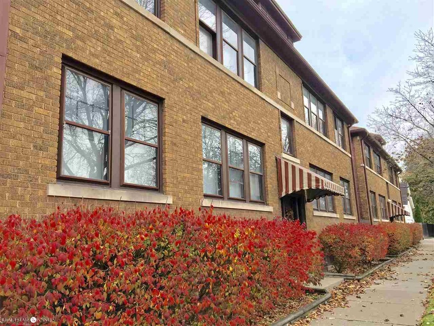 1300 Maryland St unit 2, Grosse Pointe Park, MI 48230 - photo 1