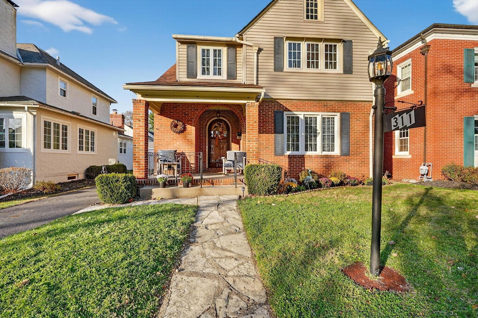 Welcome Home to 311 E. Allen St