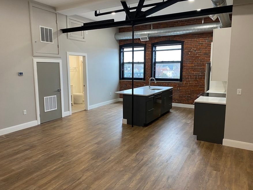 5 Hampshire St unit 403, Methuen, MA 01844 - photo 1