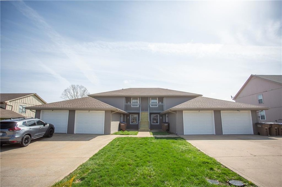 503 Sky Vue Dr, Raymore, MO 64083 - photo 1