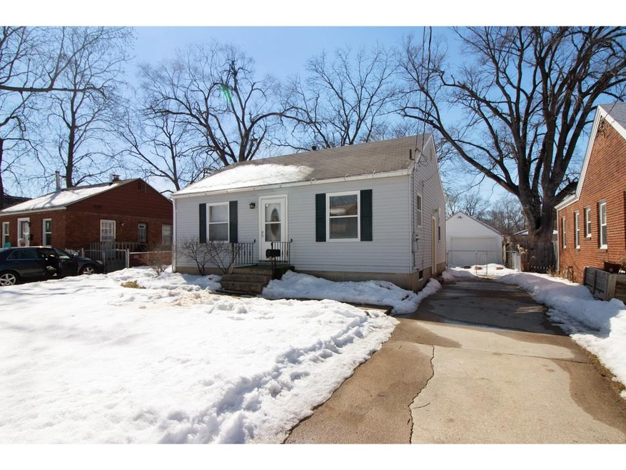 2918 49th St, Des Moines, IA 50310 - photo 1