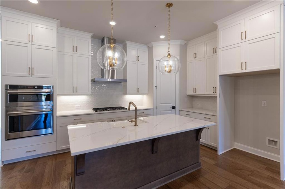 Clean finishes makes the space easily able to brin