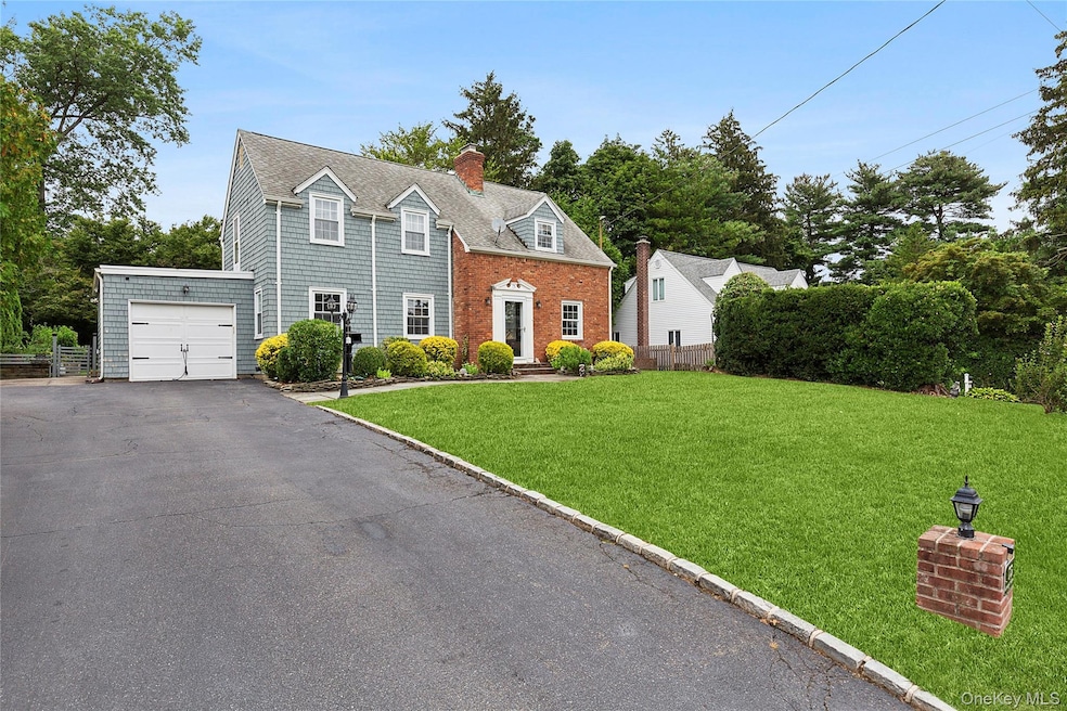 Sold $1,225,000 • Co-Listing Agent