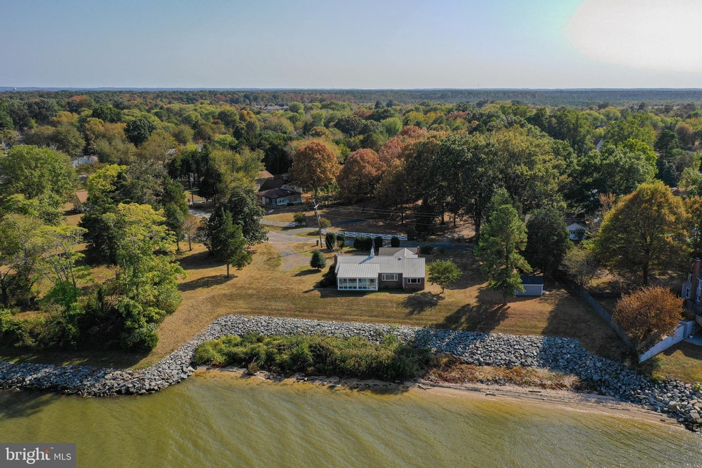 3501 Riverview Dr, Colonial Beach, VA 22443 - photo 1