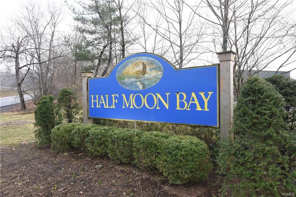 1806 Half Moon Bay Dr unit 1806, Croton On Hudson, NY 10520 - photo 1