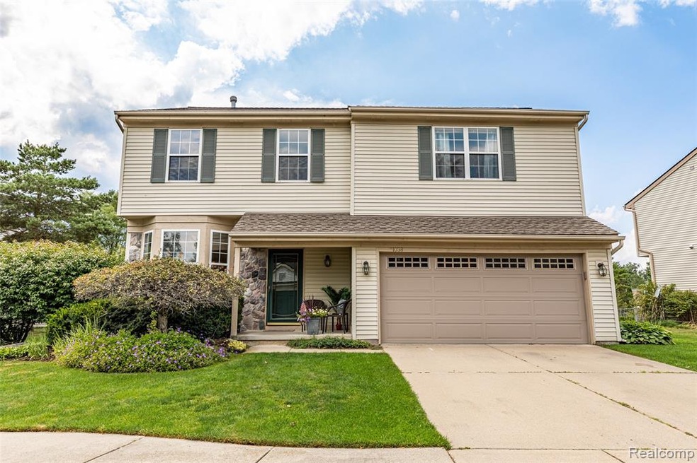 1038 Princeton Dr, Waterford, MI 48327 - photo 1