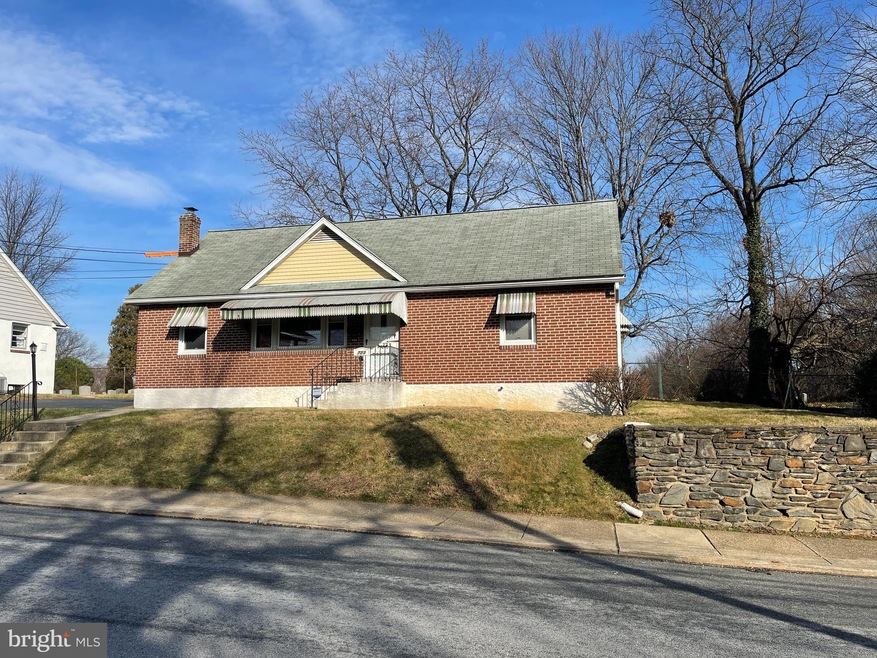 723 Sharon Ave, Darby, PA 19023 - photo 1