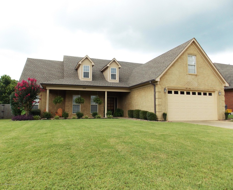 2428 Della St, Hernando, MS 38632 - photo 1