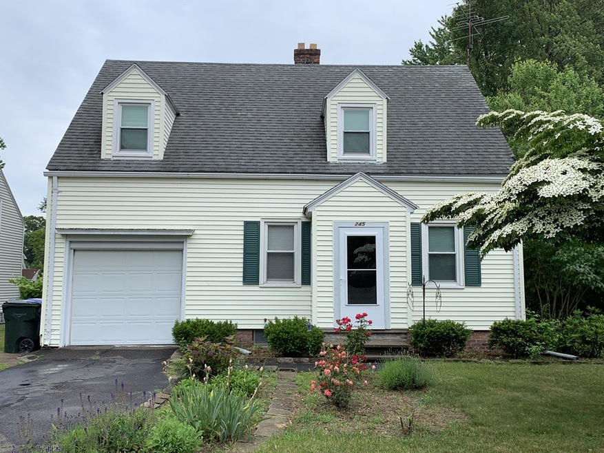 245 Roosevelt Ave, Springfield, MA 01118 - photo 1